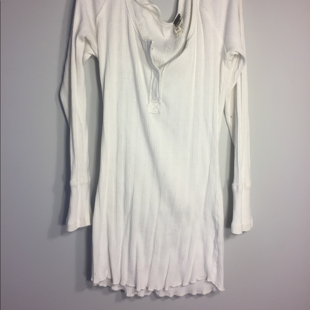 long sleeve white shirt.